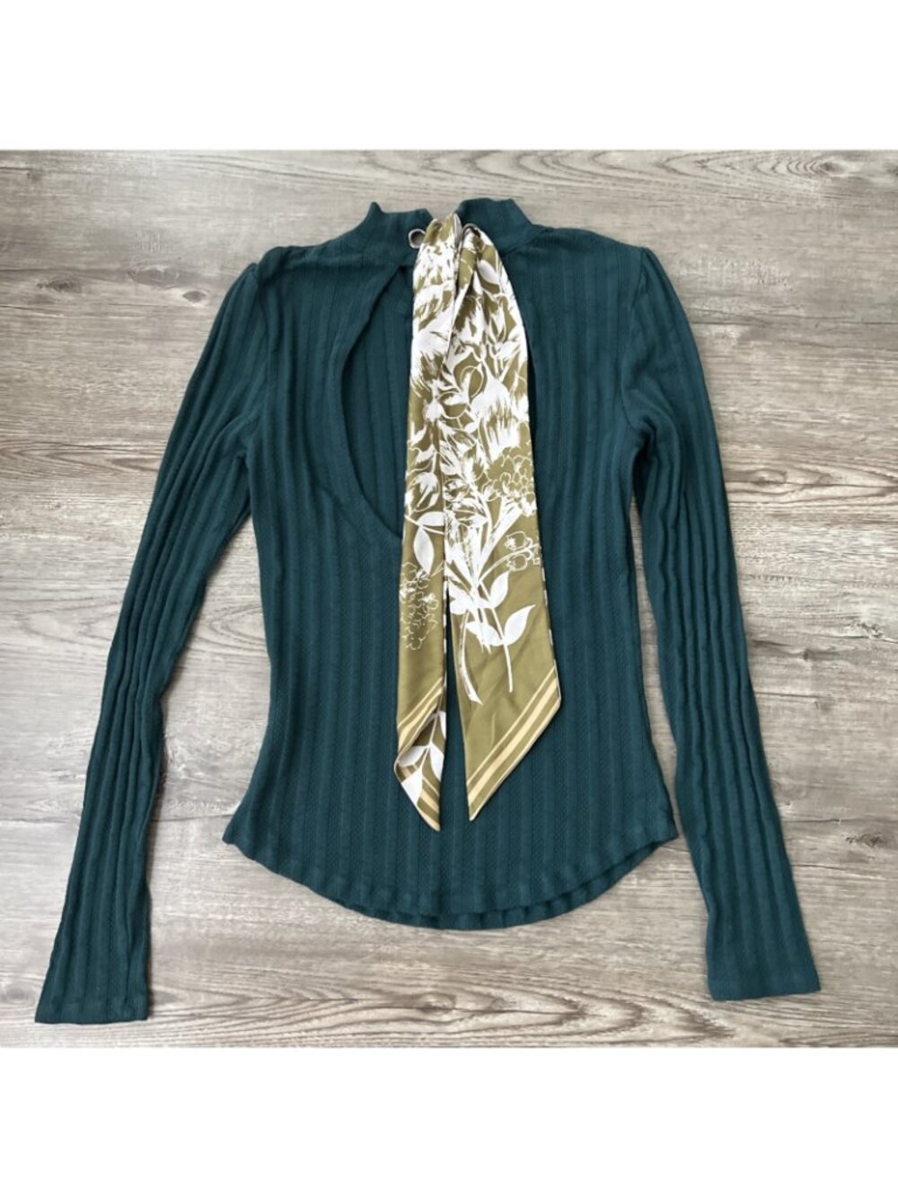 Free People Suki Scarf Tie Open Back Ribbed Top Womens‎ M Green Long Sleeve - Picture 8 of 13
